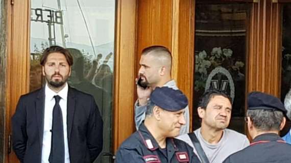 "Spendiamo questi milioni": tifosi salutano così Edo De Laurentiis all'Hotel Vesuvio