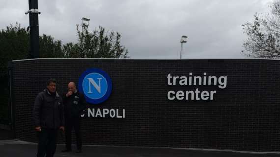 SSC Napoli, report del mattino: "Tutti in gruppo, esercitazioni di passaggi per la squadra"