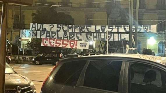 FOTO - Altro striscione offensivo contro ADL: "Sempre lo stesso. Non parlare, chiudi il cesso!"