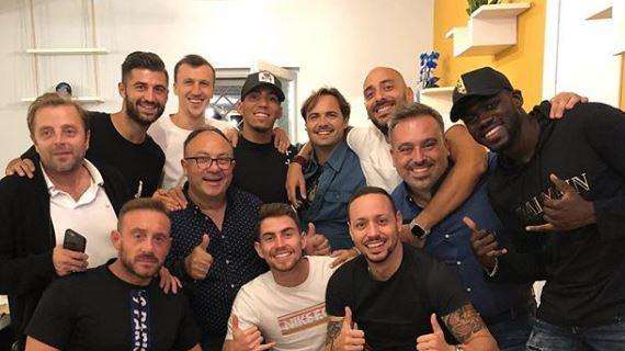 FOTO - Jorginho e la rimpatriata da Bobò: l'italo-brasiliano insieme a quattro ex compagni