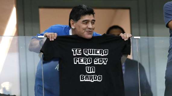 VIDEO LIVE - In diretta il saluto alla salma di Maradona dei tifosi argentini