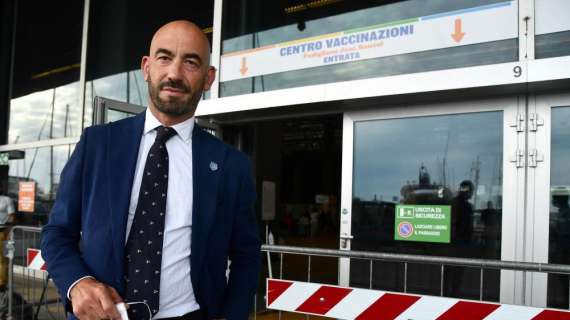Il virologo Bassetti applaude l'Uefa: "Brava a togliere tamponi ai vaccinati"