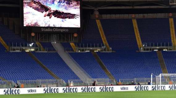 Ultras di Napoli e Lazio in lutto: tifoserie organizzate in silenzio durante la partita