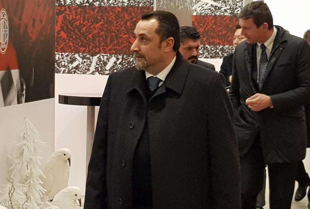Milan, Mirabelli: "Reina? Napoli avvisato, ora parliamo col suo agente! Vogliamo portarlo qui"