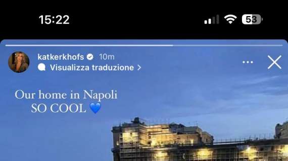 FOTO - Lady Mertens posta il gioco di luci a Posillipo: "La nostra casa a Napoli, che bello!"