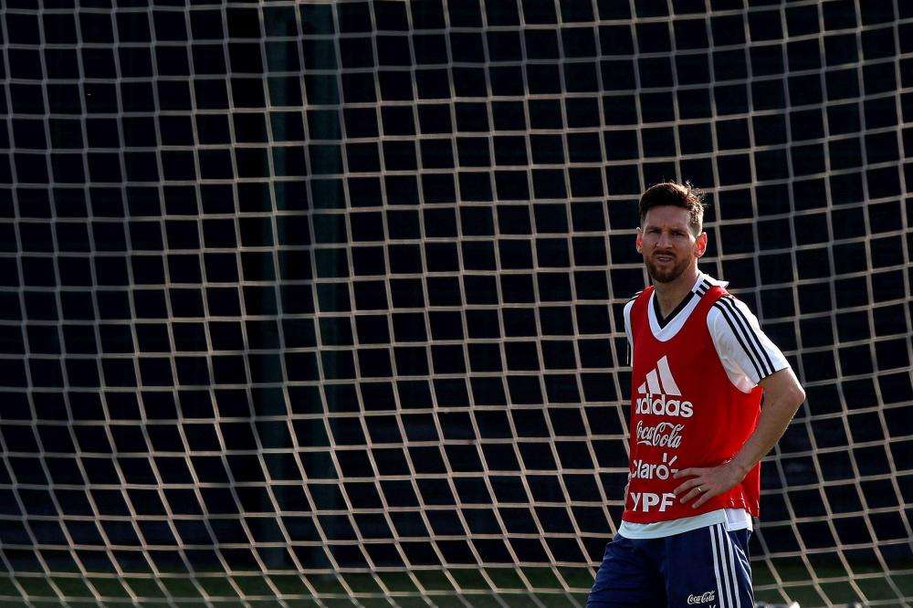 Guai grossi per il fratello di Messi: due anni ai servizi sociali per possesso d'arma da fuoco