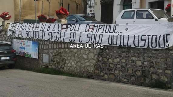 FOTO - A Salerno striscione contro Napoli: "Noi in B e Napoli campione, ti svegli ed è un'illusione"