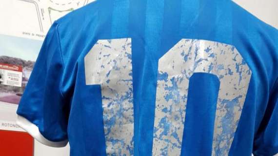 Maradona, all'asta la maglia della 'Mano de Dios' dell'86: base di oltre 5mln