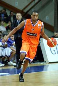Basket, Carpisa Napoli: arriva Morandais