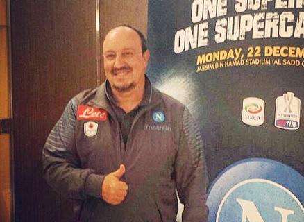 FOTO - Benitez posa per la Lega Serie A dal ritiro azzurro di Doha