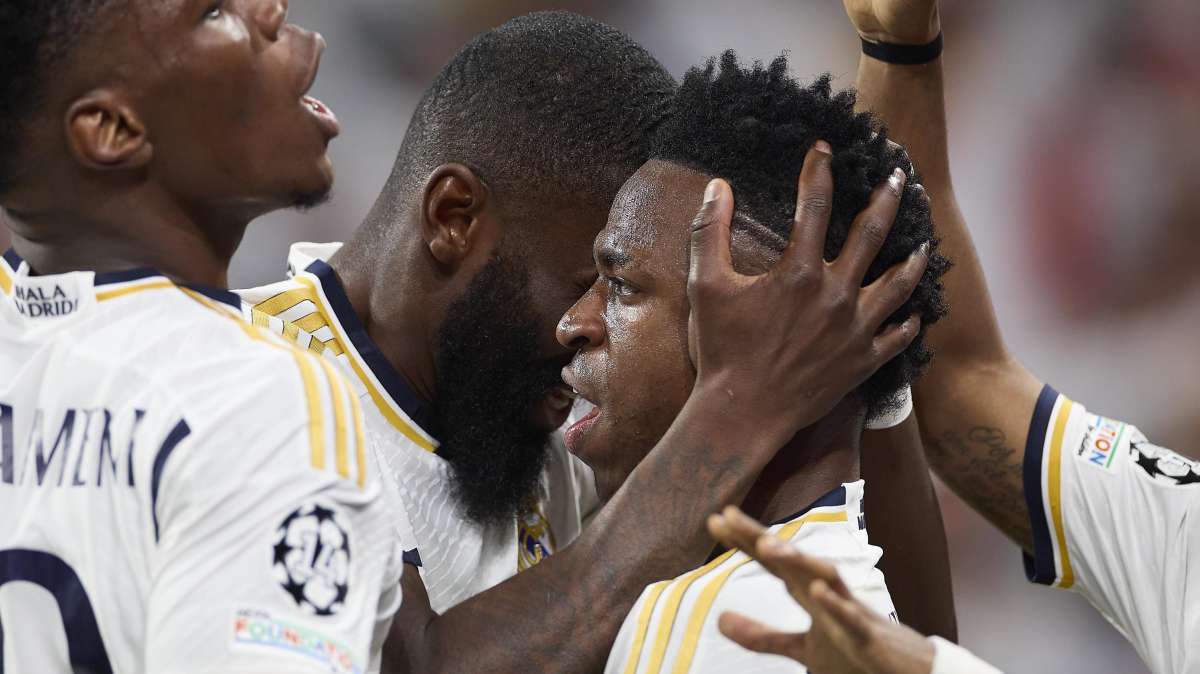 Champions, passano ai quarti City e Real: tris Guardiola, pari per Ancelotti