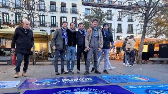 VIDEO - Il Napoli Club Madrid si scalda insieme ai tifosi venuti dall'Italia: le immagini