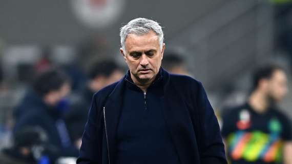 Roma, Mourinho: "Sono andato al murale per il mio amico Diego. Lo farò ogni volta che tornerò a Napoli"