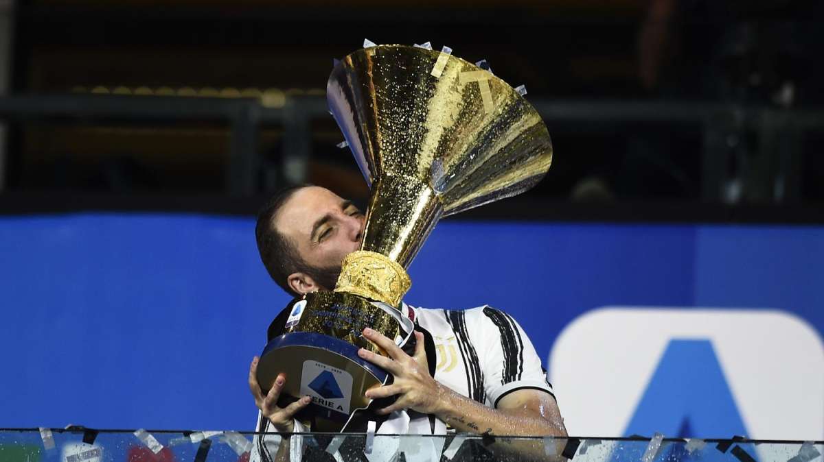 Higuain: "Ho la pelle d'oca a pensare con chi ho giocato", ma non cita napoletani