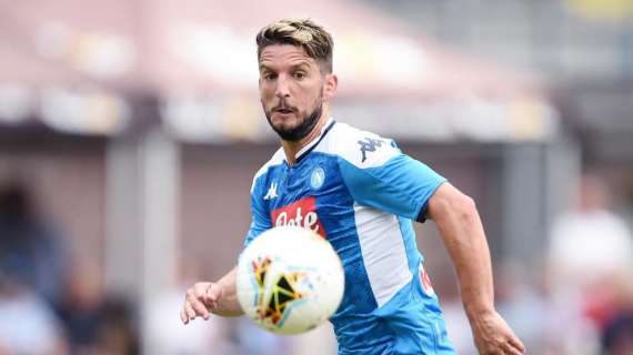 Sky - Mertens centravanti ipotesi per la Fiorentina, difficile il recupero di Milik