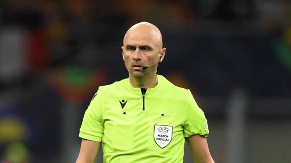 Moviola CdS boccia Karasev: "Gol Piqué da annullare, c'era fuorigioco"