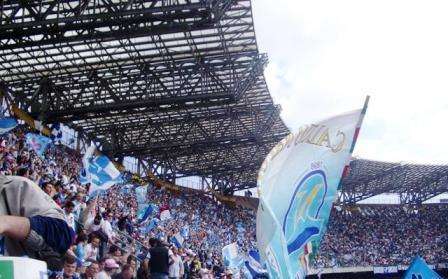 Catania-Napoli, i tifosi azzurri espongono striscione di sostegno a ultras catanesi