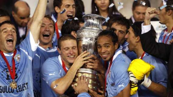 Pereira oggetto del desiderio di mezza Europa, l'Inter lo vuole, il Napoli non molla e Tabarez lo spinge da Mazzarri