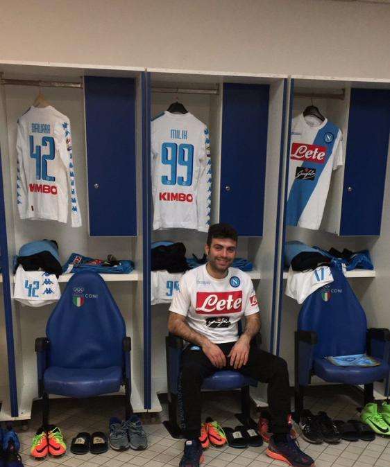 FOTO - Il meraviglioso gesto di Starace per Milik: "Questo è il tuo posto e la tua maglia"