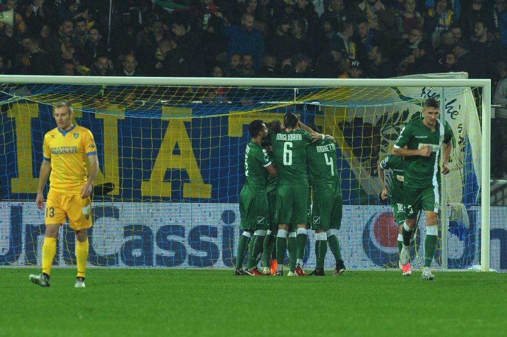 Caso Money Gate, chiesta la retrocessione per Avellino e Catanzaro! Coinvolto anche un ex Napoli, le ultime