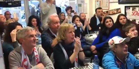 VIDEO - I genitori di Mertens scatenati in ristorante al momento del gol di Dries: le immagini da Londra