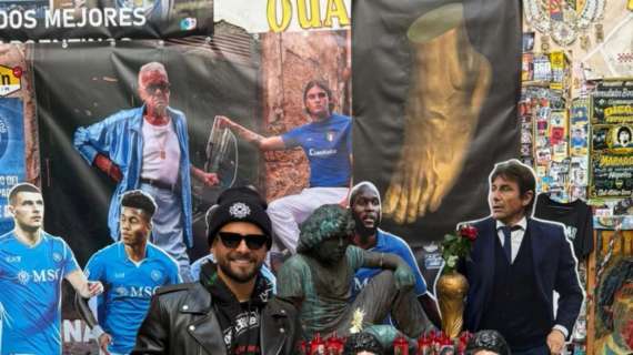 Insigne è a Napoli: visita al Murales di Maradona ai Quartieri Spagnoli