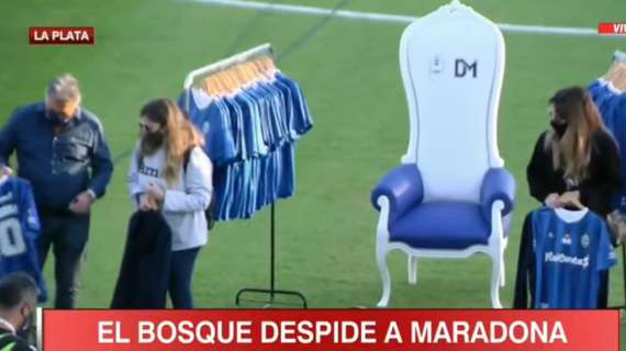 VIDEO - L'omaggio del Gimnasia a Maradona: presenti Dalma e Giannina