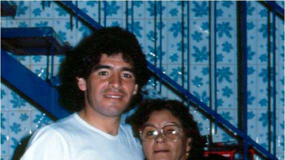 FOTO - Maradona ricorda Donna Tota: "Buon compleanno mamma, sarai sempre con me"