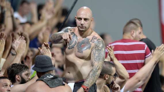Follia ultrà, gruppo giallorosso aggredito da supporters Stella Rossa gemellati coi tifosi del Napoli