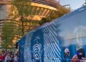 Maradona, il murale spopola e Pompei dedica una strada a Diego