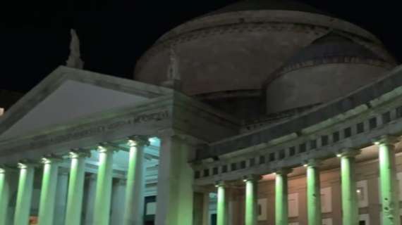 Si riaccende Piazza Plebiscito: luci al colonnato dopo 3 anni