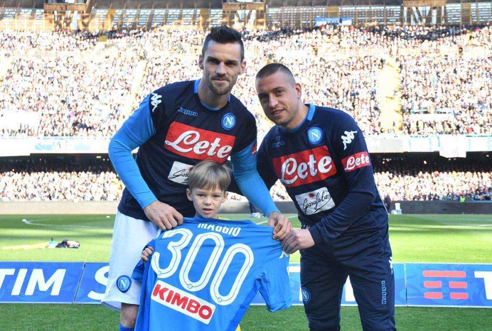 FOTO - Il San Paolo celebra Christian Maggio: premiazione per le 300 presenze in azzurro