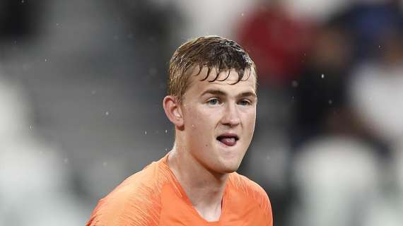 De Ligt espulso, Ziliani punge: "L’abitudine di giocare con le mani costa caro"