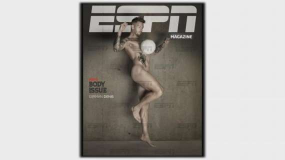 FOTO - L'ex azzurro Denis posa completamente nudo in copertina