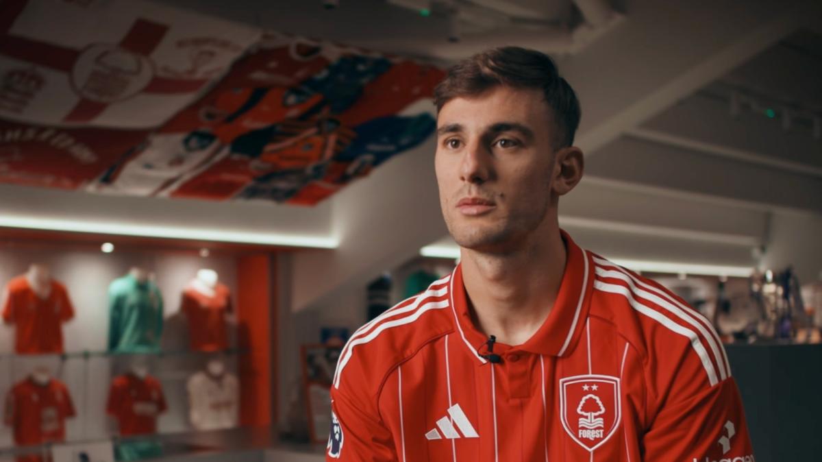 Lucca si presenta al Nottingham: "Sognavo la Premier da bambino, voglio fare tanti gol"