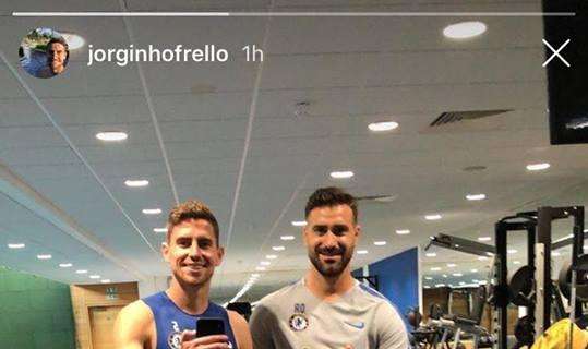 FOTO - Jorginho si allena col preparatore e risponde a Mertens: "Noi ci siamo, sempre insieme!"