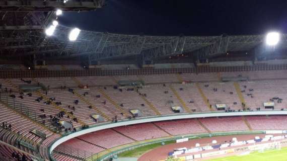 FOTOGALLERY TN - San Paolo deserto a 90 minuti dal calcio d'inizio di Napoli-Parma