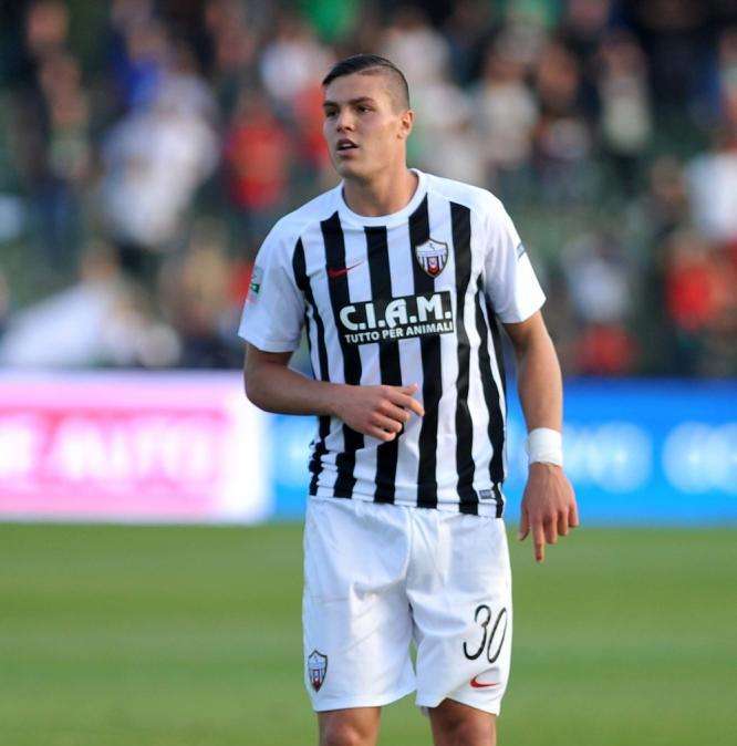 UFFICIALE - Fu accostato al Napoli, Favilli è un nuovo giocatore della Juve: le cifre