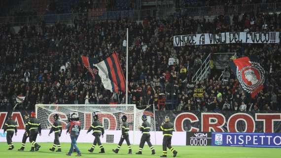 Crotone promosso in Serie A, arriva il tweet del Napoli: "Complimenti, bentornato in A!"