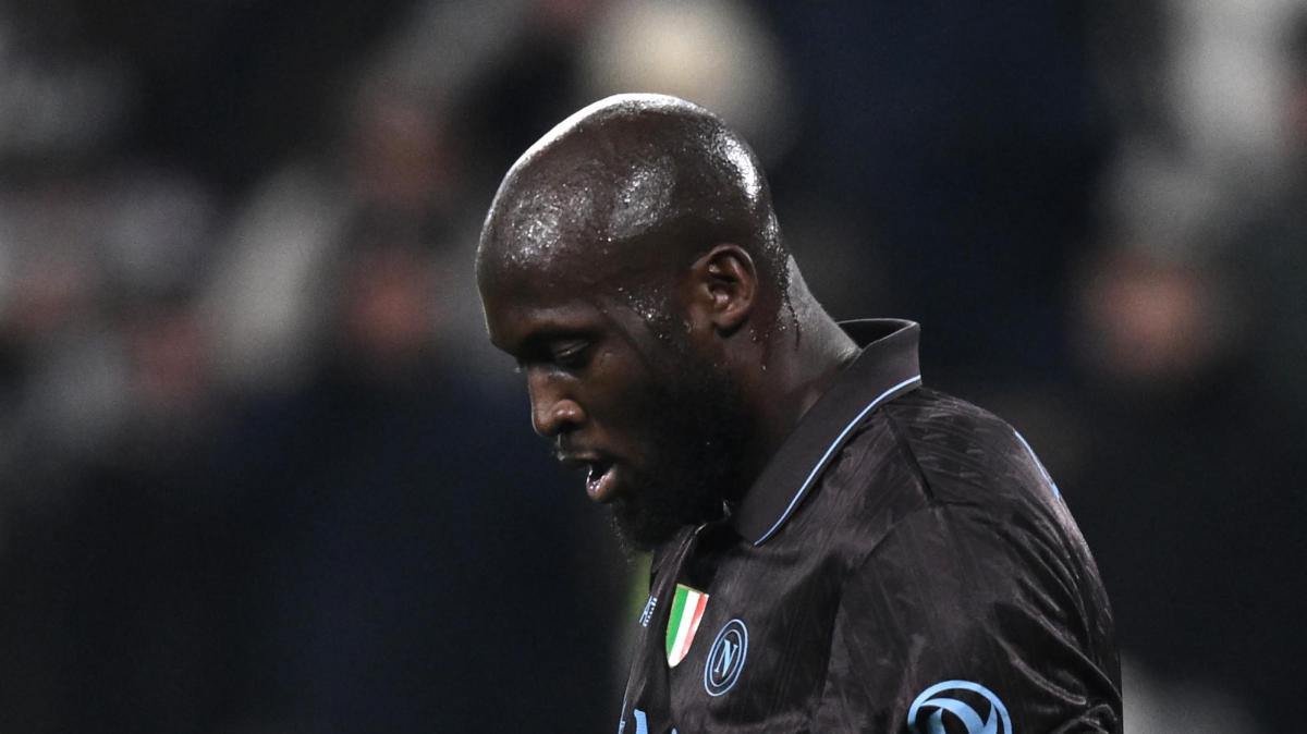 Il coro offensivo dei tifosi del Chelsea a Lukaku: "Sei uno scarto! Corri per un hot dog!"