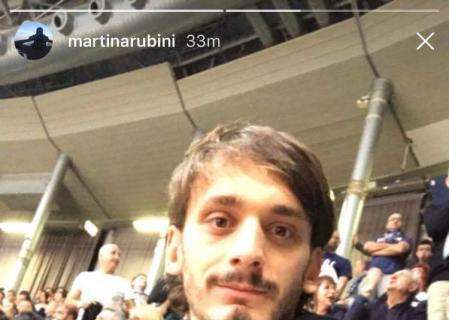 FOTO - Serata da spettatore di Basket per Gabbiadini: "Super tifoso"