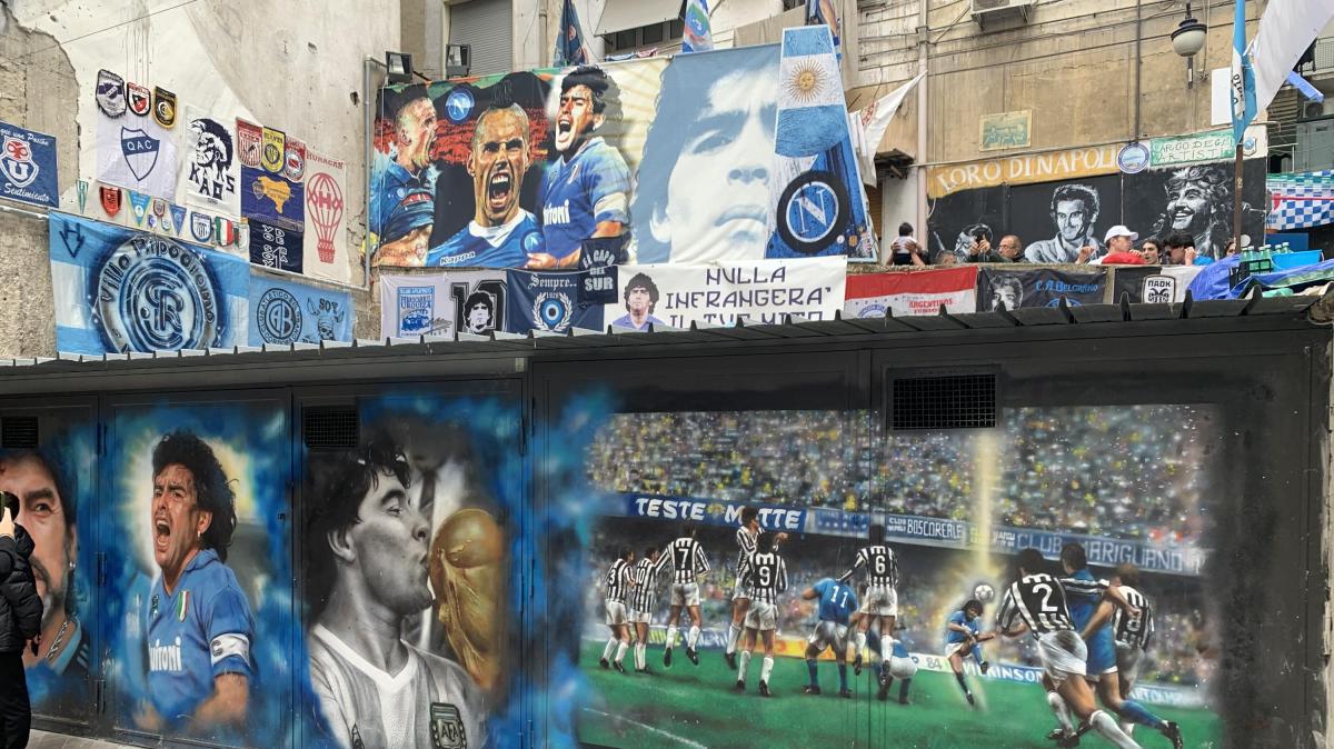 Il meraviglioso ricordo del Fatto quotidiano: "Maradona non ha lasciato mai Napoli, è sempre lì"