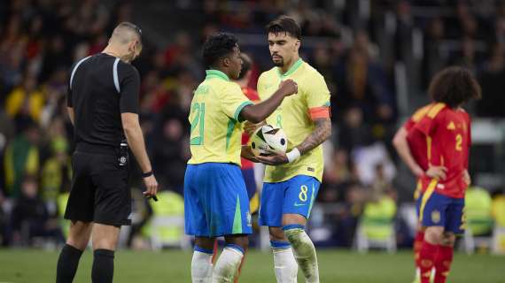 Incredibile in Brasile-Colombia: il ct verdeoro fa 7 sostituzioni, ma è tutto regolare