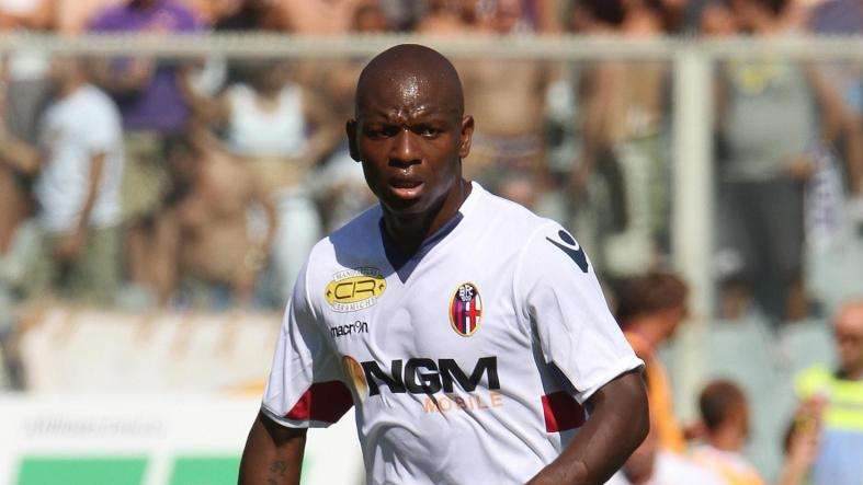 Obiettivi Napoli - Il Milan molla Mudingayi