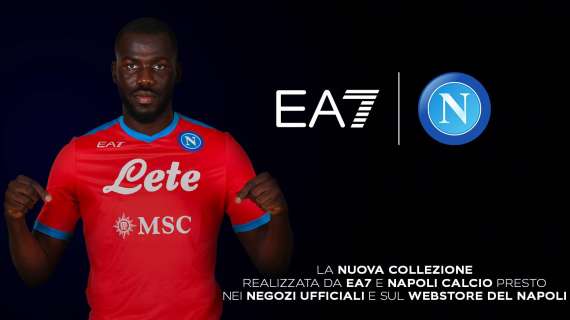 Il Napoli sfoggia la nuova maglia: esordio europeo in rosso