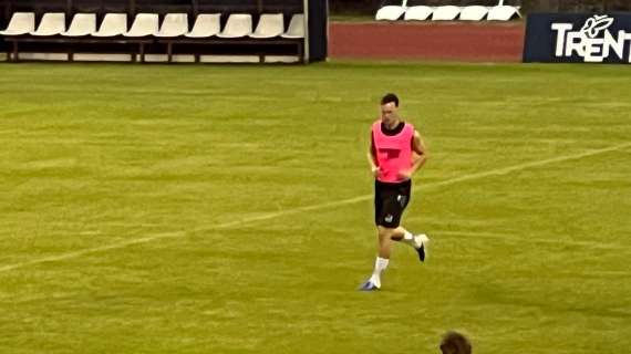 Ecco Beukema! In campo per l'allenamento pomeridiano: Conte ha un nuovo difensore