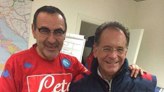 BUONANOTTE TUTTONAPOLI – Na tazzulella e cafè, ADL lancia la pubblicità, Sarri penna, taccuino e sigaretta e le materie della maturità