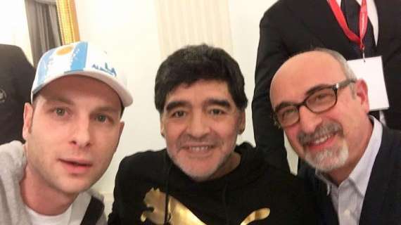 FOTO - Clementino saluta Maradona: "Che bellissima avventura, grazie a Siani per l'invito"