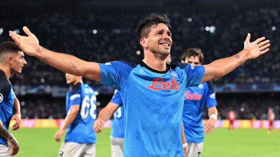 Il Napoli banchetta su un Ajax devastato: c'è gioia anche per Simeone