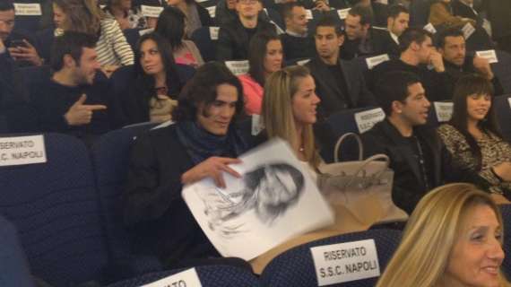 Maria Soledad torna a Napoli, ma non incontra Cavani: l'attaccante si è trasferito all'Hotel Paradiso